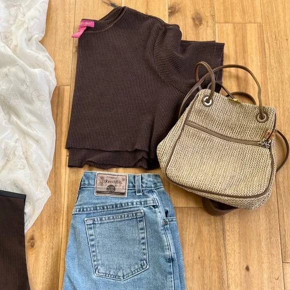 Brown cropped shirt - Picture 4 of 4